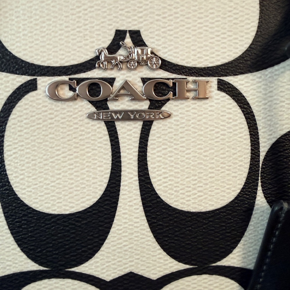 Coach Large Andrea Carryall Black/ White Satchel Bag (crossbody strap NOT inc) - Picture 3 of 10